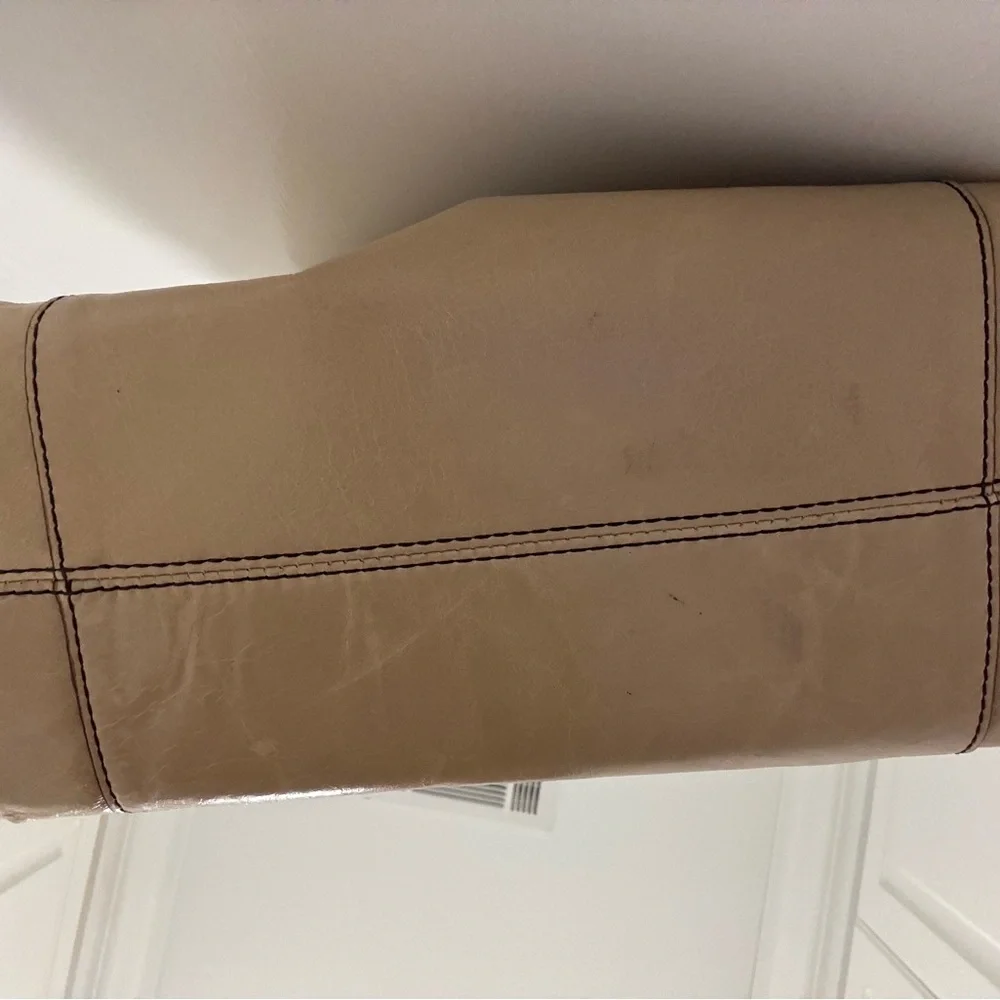 HOBO Tan Shoulder Bag w/ Brown Straps - Picture 6 of 6